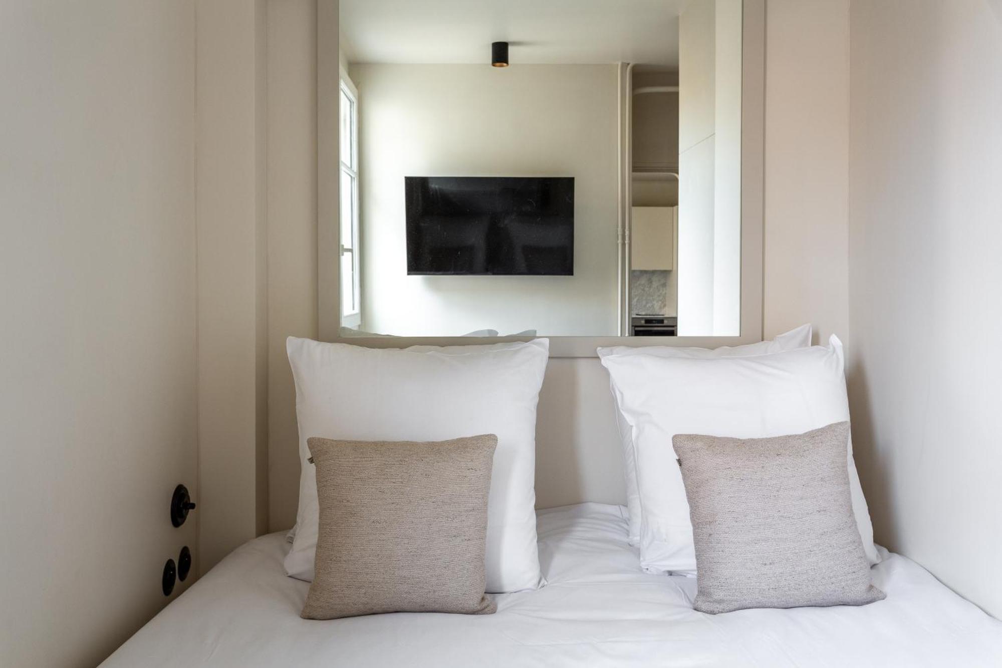 The Carla Suite Eiffel Tower View Paris Bagian luar foto