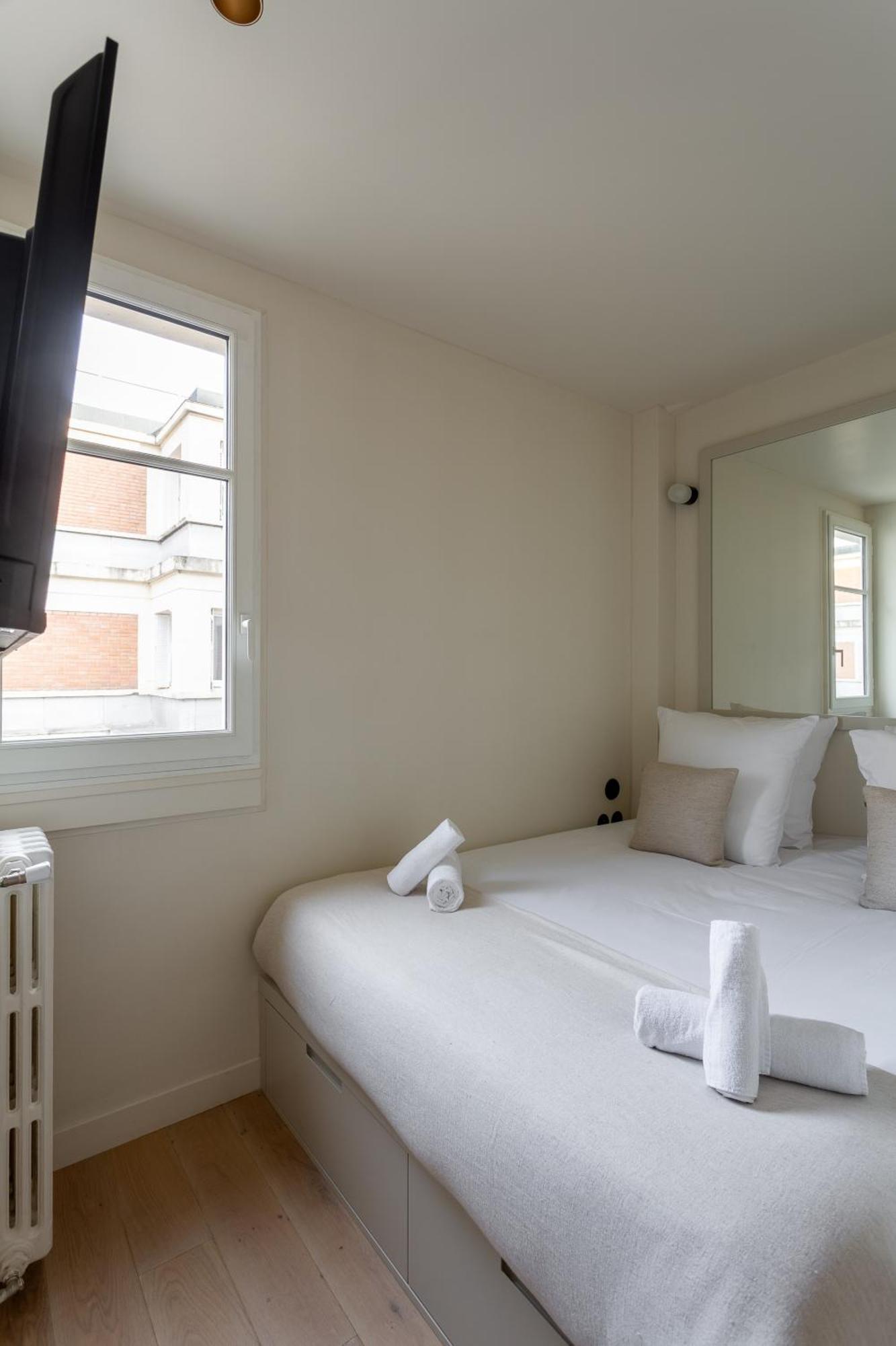 The Carla Suite Eiffel Tower View Paris Bagian luar foto
