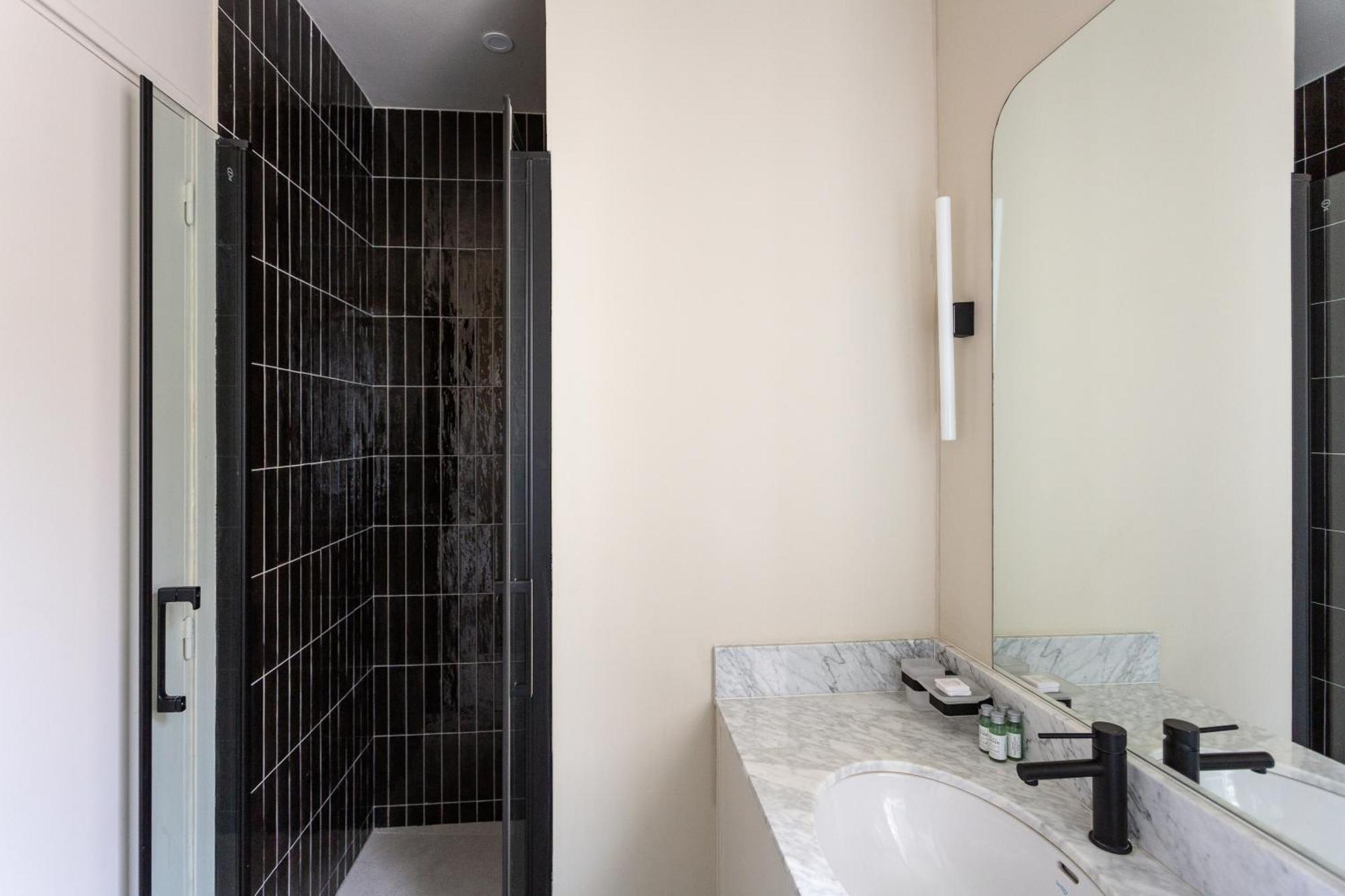 The Carla Suite Eiffel Tower View Paris Bagian luar foto